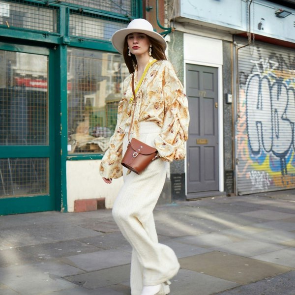 Zatchels Handmade Leather Barrel Bag - White