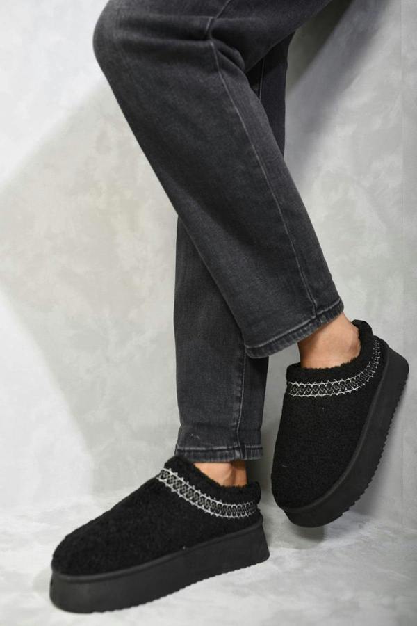 Cora Ankle Cozy Plush Lining Thick Sole Fluffy Slippers - Black