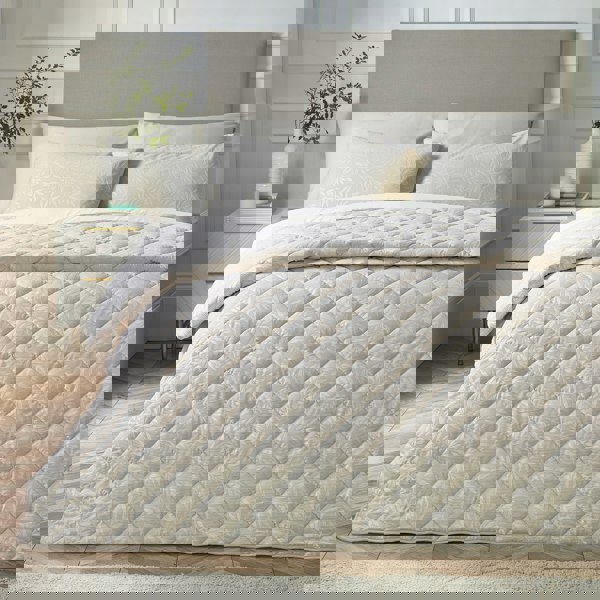 Catherine Lansfield Corded Leaves Quilted Bedspread Champagne Gold
