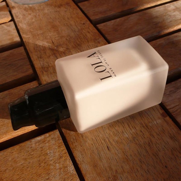 Lola Make Up Lola Balancing Oil Free Liquid Foundation Spf 15 (Variation)