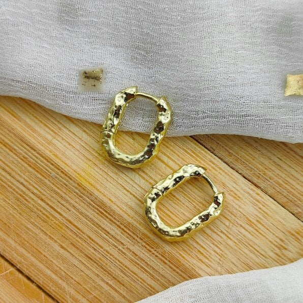 The Colourful Aura Sterling Silver U Shape Rectangle Square hammered Foil Hoop Huggies Earrings - Gold - Gold