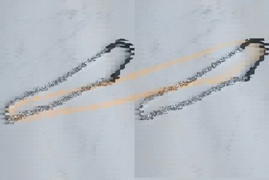 chain headband in gold elasticated