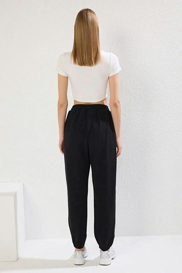 WOVCOR Relaxed Fit Knit Jogger with Pockets