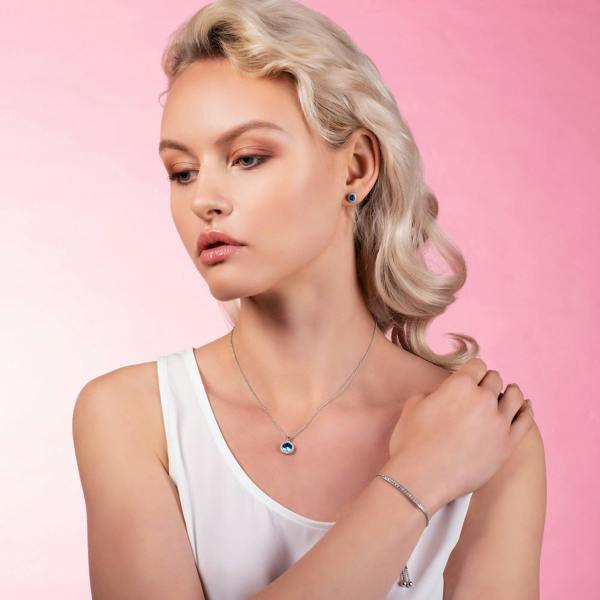 Bar Bracelet with Swarovski Crystals - namana.london