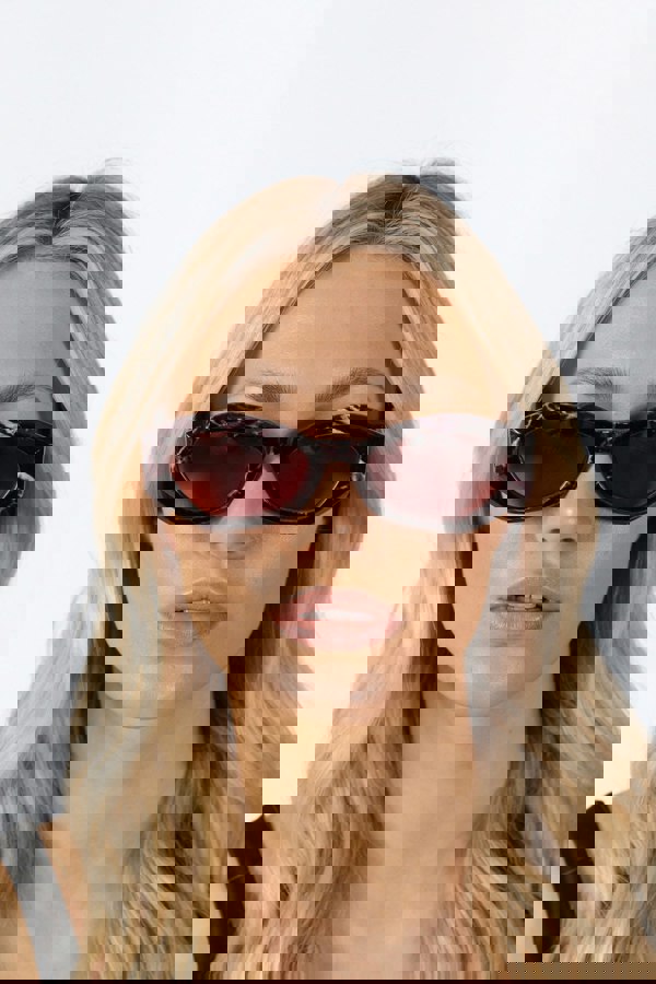 SVNX Retro Polygonal Cat-Eye Sunglasses in Red