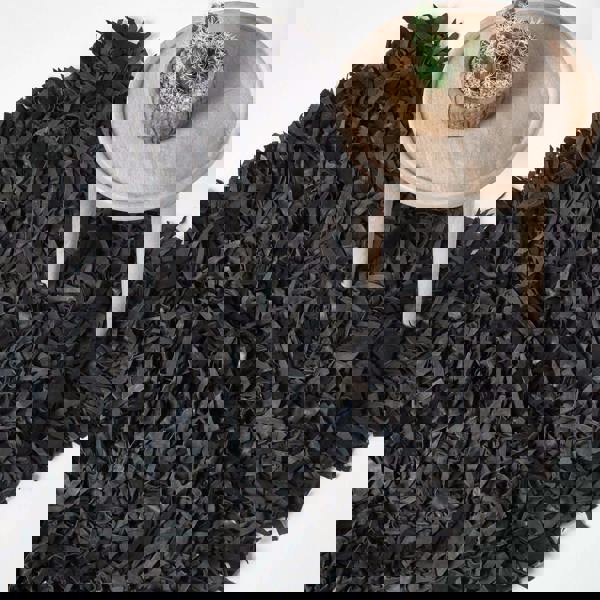 HOMESCAPES Dallas Leather Shaggy Rug