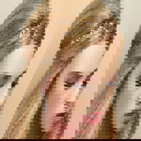 chain headband, pearls and gold bridal headband, elegant wedding hair accessory, vintage inspired pearl and chain design, delicate floral headpiece for brides
