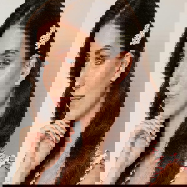 pearl heart hair clip, elegant heart shaped hair accessory, vintage inspired pearl barrette, romantic hair clip for hair down, stylish decorative hair slide
