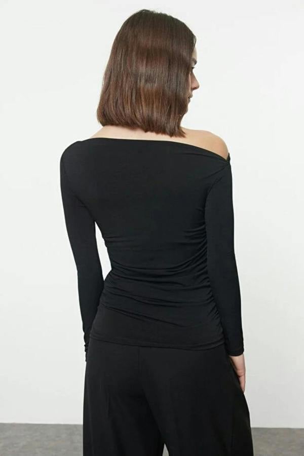 Hoxton Gal Draped/Gathered Detail Long-Sleeve Stretch Knit Fitted Blouse