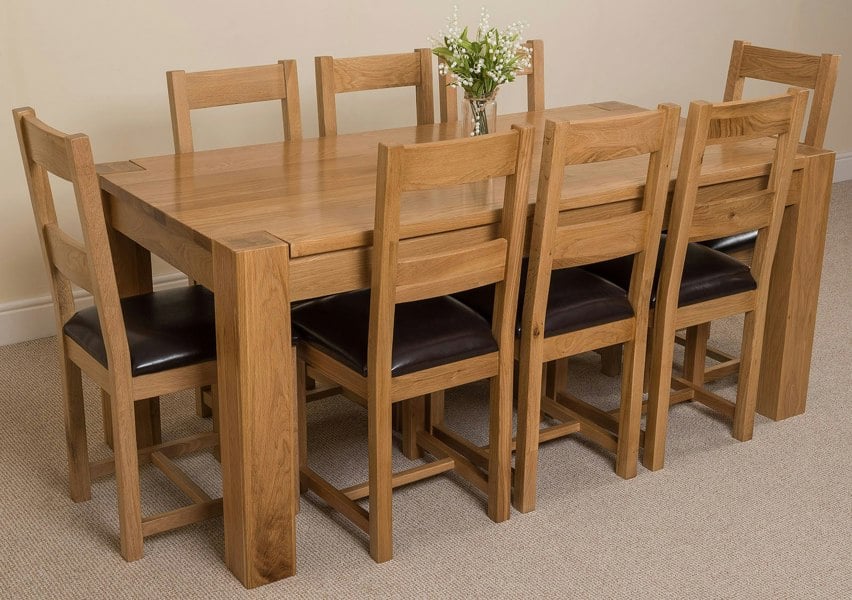 That's Furniture Kuba Large Oak Dining Table with Lincoln Oak Chairs