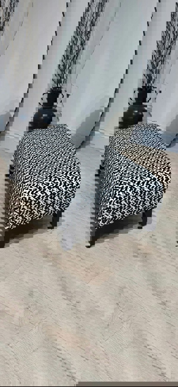 ISTOOLS Premium Eden Embossed Pattern Footstool Ottoman – Window Bay Seat & Multi-Use Coffee Table Bench (Non-Storage)