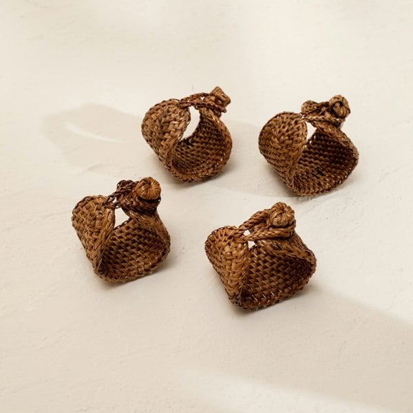 Coastal villa Homeware Shell Coastal Wicker Napkin Rings In 4 Colours