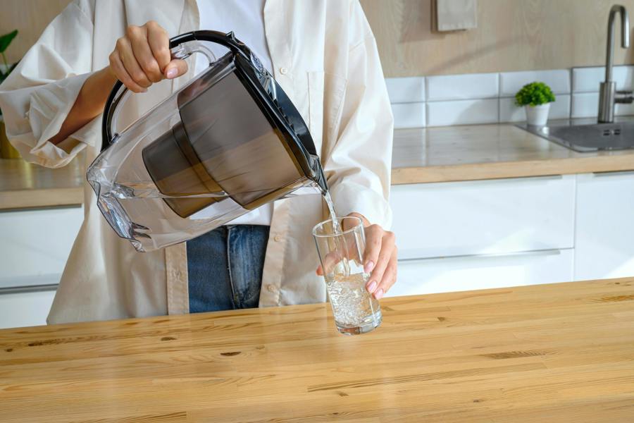 AQUAPHOR  Amethyst 2.8 Litre Water Filter Jug in Black with 3 x Maxfor+ filter