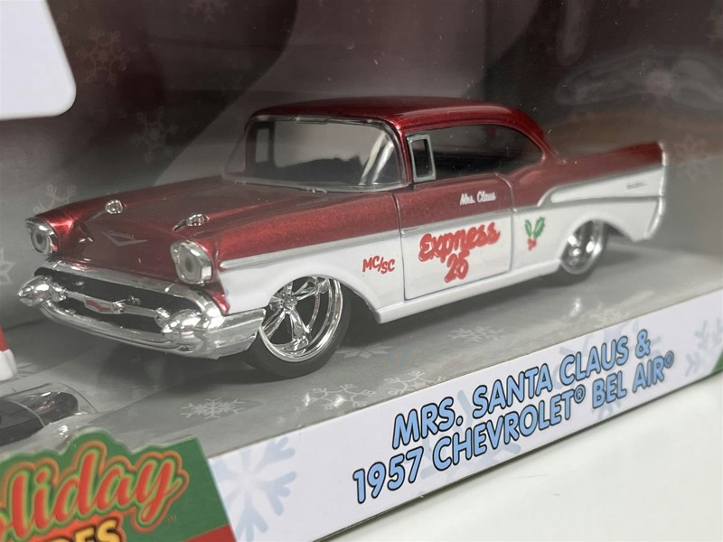 Jada Mrs Santa Claus and Chevrolet Bel Air 1:32 Scale Jada 253253008