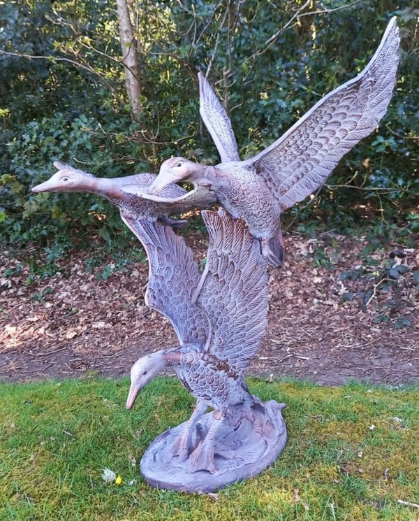 Inspirational Gifting Set of 3 Flying Ducks Garden Sculpture Ornament Decor