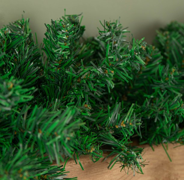Samuel Alexander 2.7m x 20cm Plain Green Christmas Garland with 260 Tips