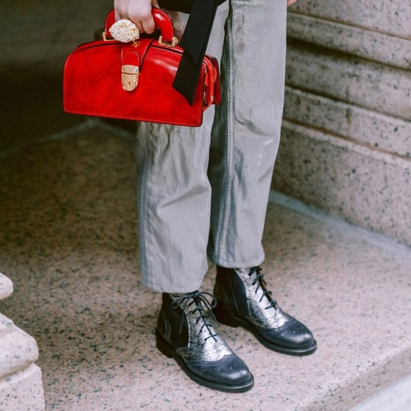 Embassy London Gazelle - Red - Top handle Italian leather bag with gold tone hardware