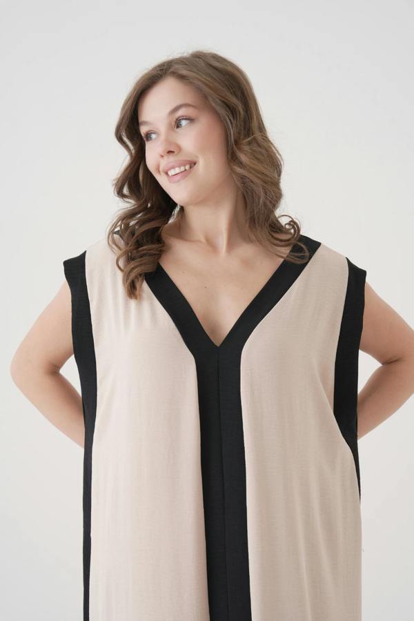 Hoxton Gal Oversize Sleeveless V-Neck Colorblock Maxi Dress in Beige and Black