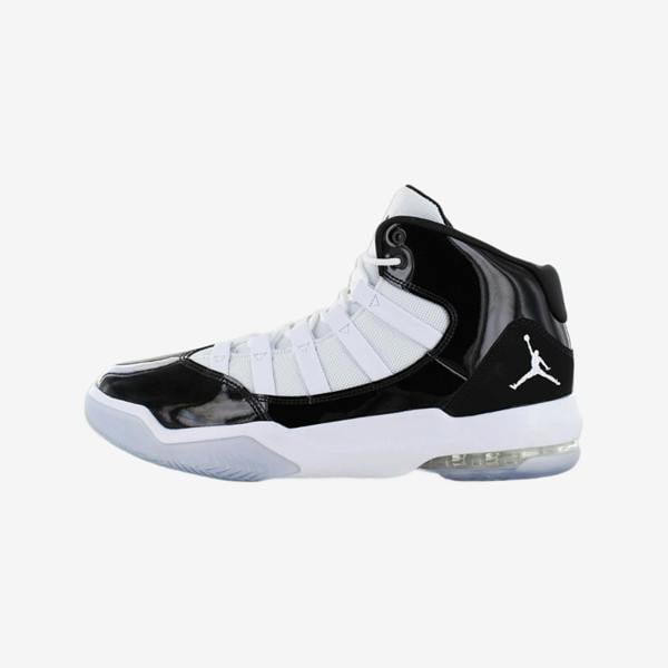 Nike Sneakers   in  Black
