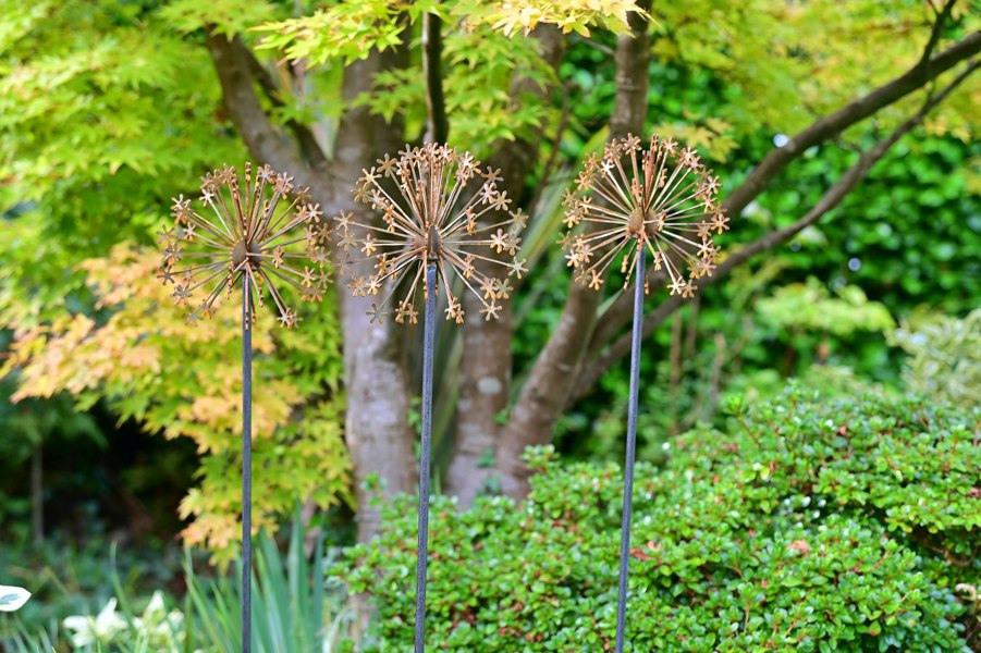 metal garden flower ornament stakes