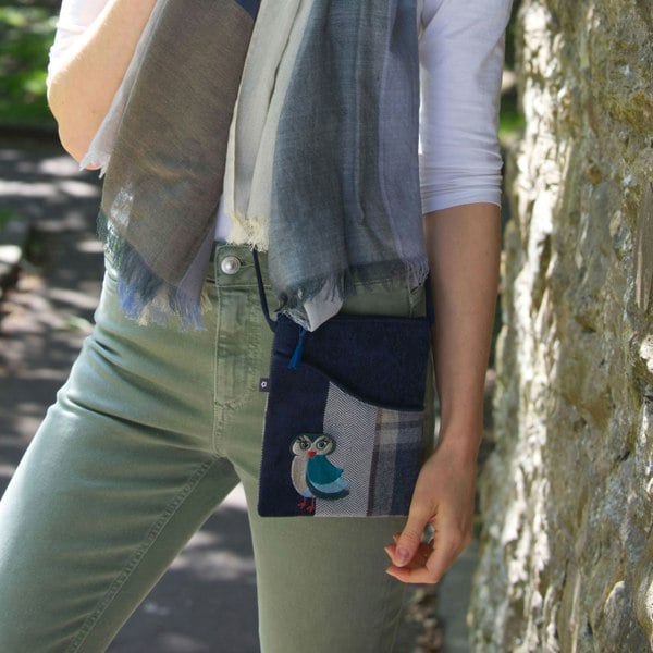 Earth Squared Small Sling Crossbody Appliqué Phone Bag – Owl Design