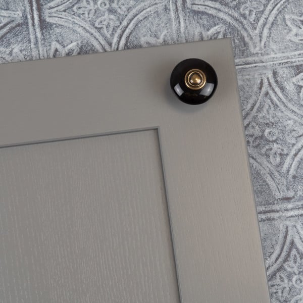 Handle & Home 32mm Black Ceramic Knob with Centre Detail
