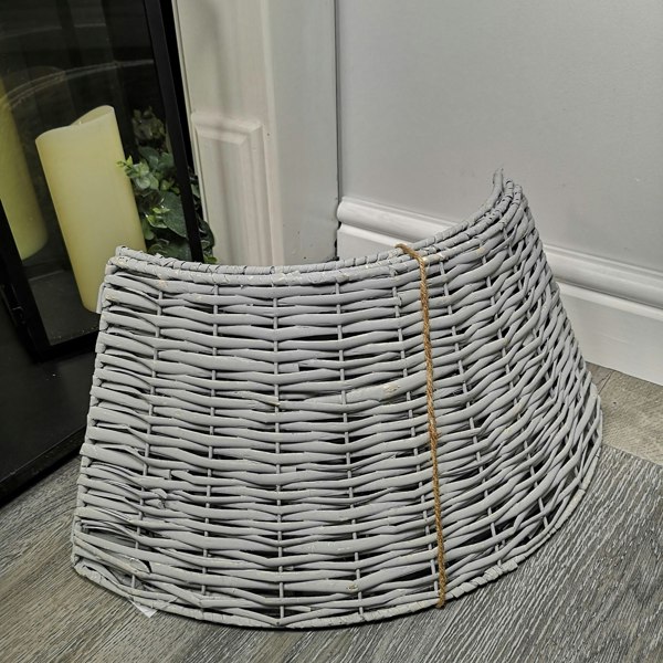 Samuel Alexander 40/58cm Samuel Alexander KD Willow Christmas Tree Skirt Wicker Rattan- Medium Light Grey
