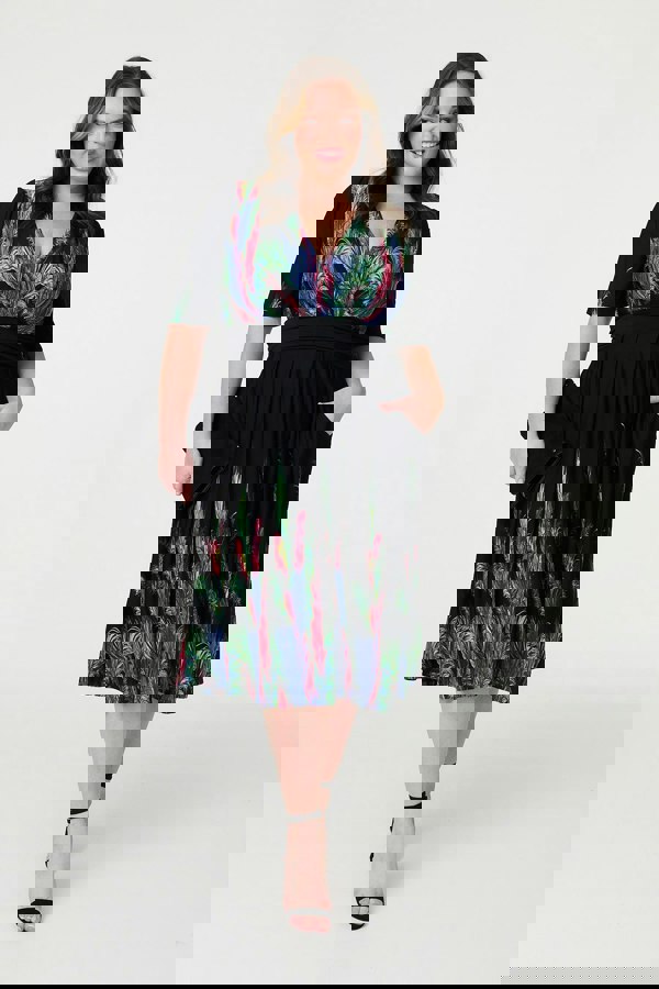 Green | Feather Print Faux Wrap Front Midi Dress : Model is 5'8"/172 cm and wears UK18/EU46/US14/AUS18