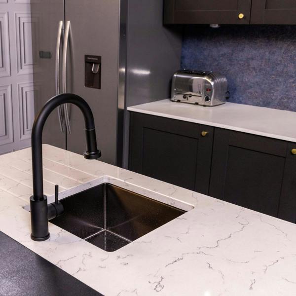 Flode Runda | Kitchen Sink Mixer with Pull out Spray | Matt Black | Round Head