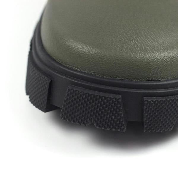 Chunky tread on Lazy Dogz Lake welly boot designed to grip well on slippery farmyard surfaces