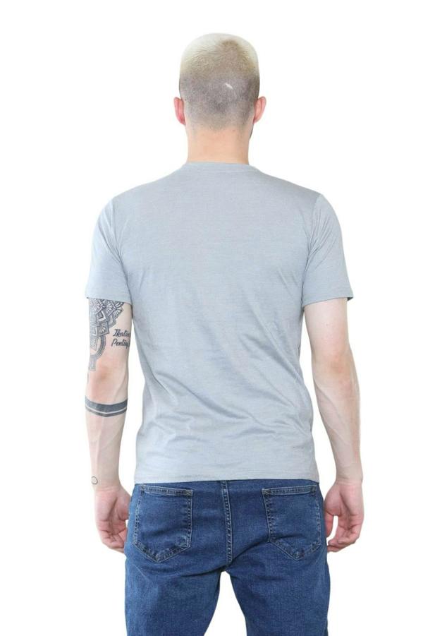 Grey Crew Neck T-Shirt – Minimalist Style for Everyday Wear