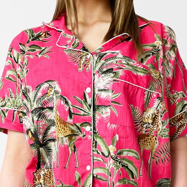 Hayley & Co Giraffe Print 100% Cotton Short Pyjama Set in Pink