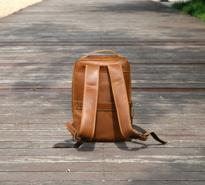 Touribag Minimalist Zip Open Leather Backpack - Light Brown