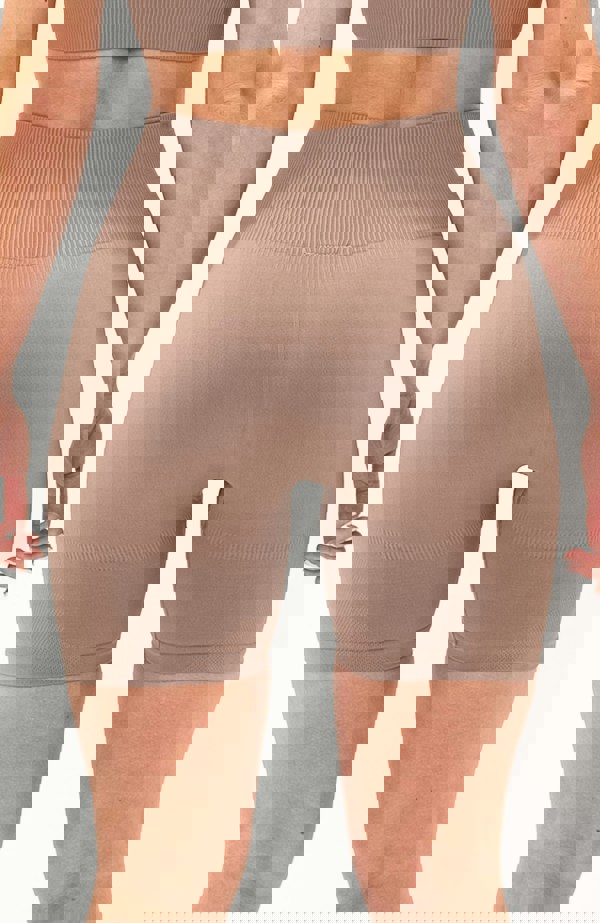 V3 Apparel Women's seamless Limitless high waisted cycle shorts in fawn – Squat proof 5 inch inseam leg bum enhancing shorts for Gym workouts training, Running, yoga, bodybuilding and bikini fitness.