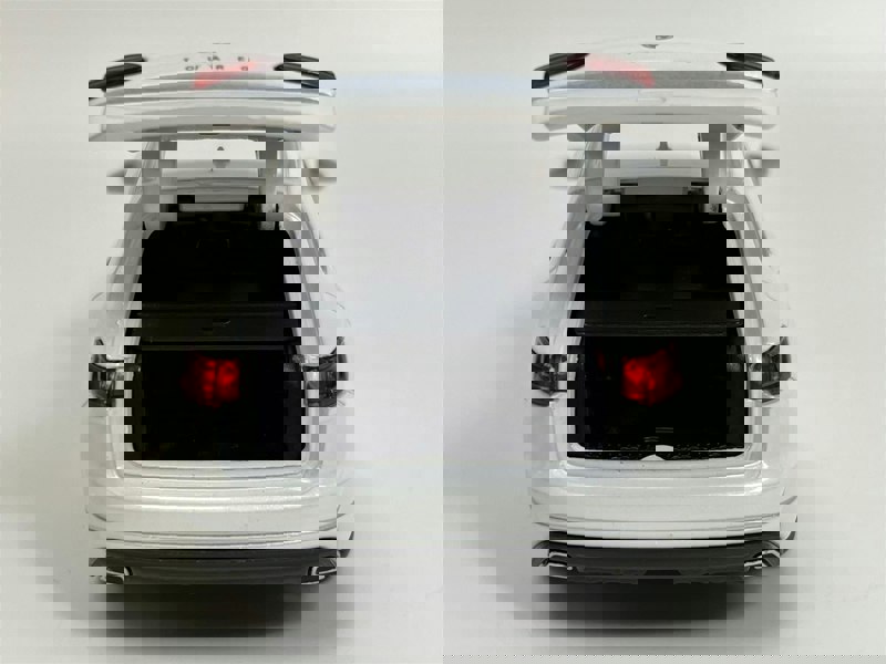 Tayumo Volkswagen Touareg White LHD 1:32 Scale - Light & Sound Tayumo 32135014