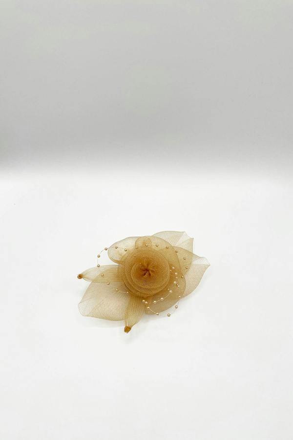 SVNX Rosette Fascinator & Brooch in Gold