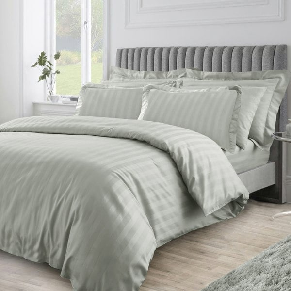 Velosso Embossed Design Luxury Duvet Cover & Pillowcase Set - Contemporary Bedroom Decor, Button Enclosure