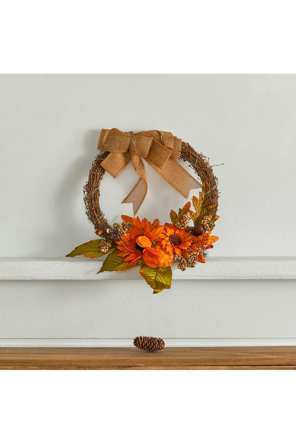 Living and Home D30cm Halloween Decoration Artificial Sunflower Wreath with Lights