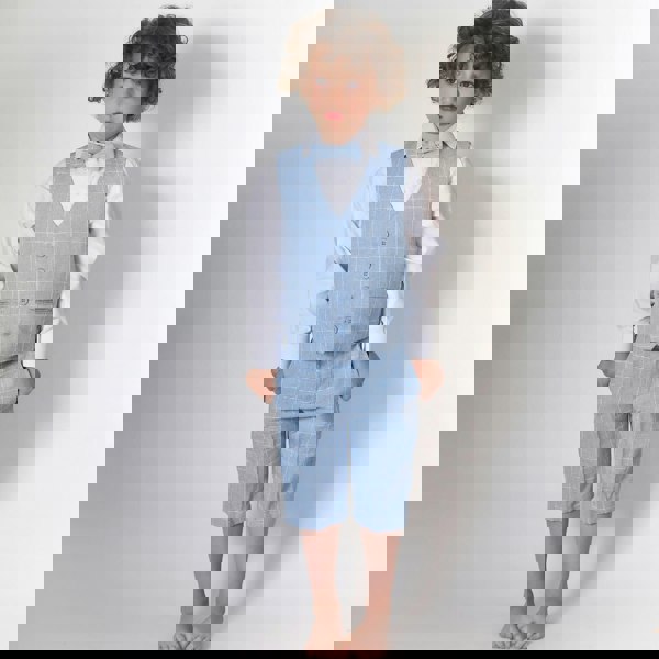 boys modelling shorts suit