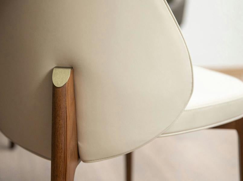 Angel Cerdá Cream leatherette chair 4207