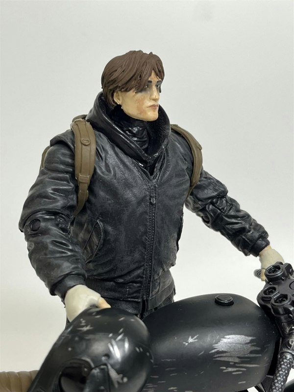 McFarlane The Batman Bruce Wayne And Motorcycle 2 Part Set 19 cm 24 cm McFarlane MCF15104 MCF15711