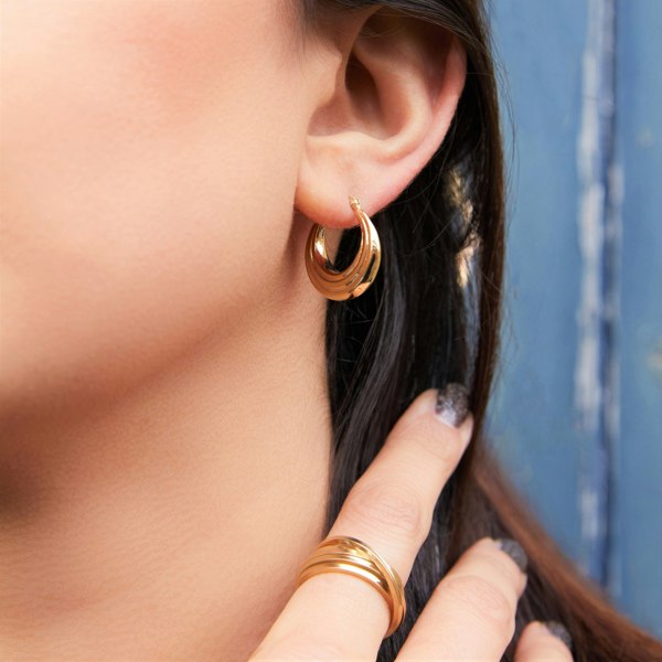 Gold Ridged Hoop Huggie Earring