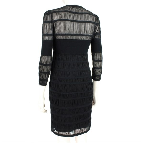 Alexander McQueen slim-fitting black dress
