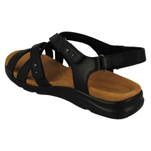 Clarks Ladies Clarks Strappy Cross Detailed Sandals Kitly Go