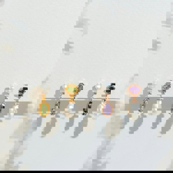 Gemondo Modern Pearl & Peridot Mismatched Drop Earrings in Gold Plated Silver