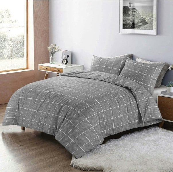 HomeSpace Direct Mateo Reversible Stripes and Dots Duvet Cover Set