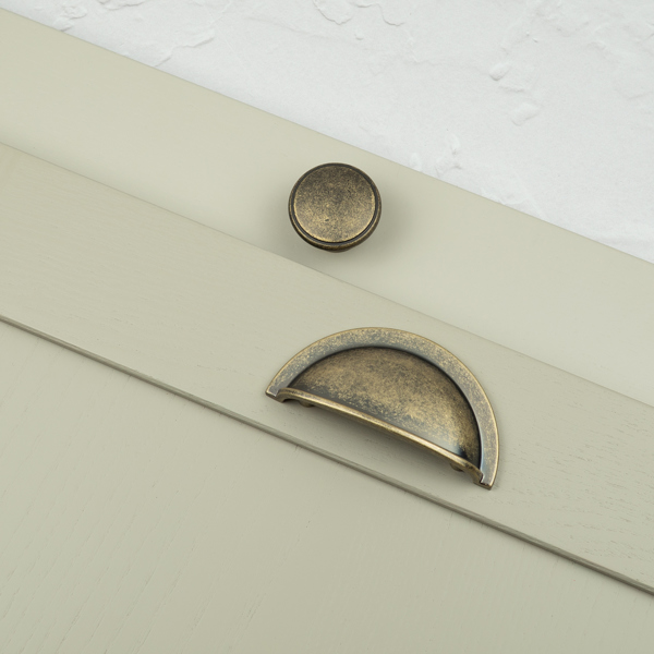 Handle & Home Antique Brass Cup Handle and Coordinating Knob