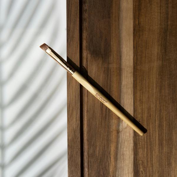 So Eco Angled Eyeliner Brush