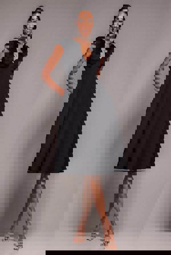 Cap Sleeve Plunging V-Neckline A-line Midi Dress - Black DR4540