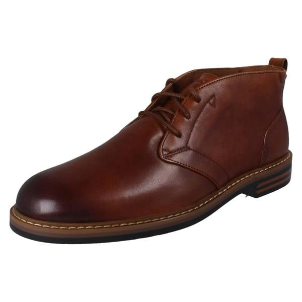 Clarks Mens Clarks Boots Aldwin2 Chukka